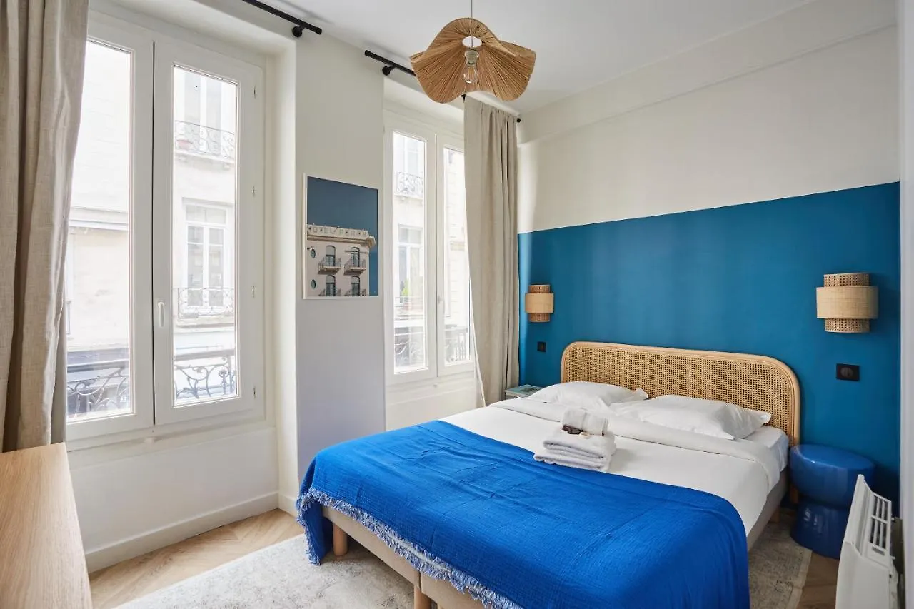 Duplex Center Of Paris By Studio Prestige